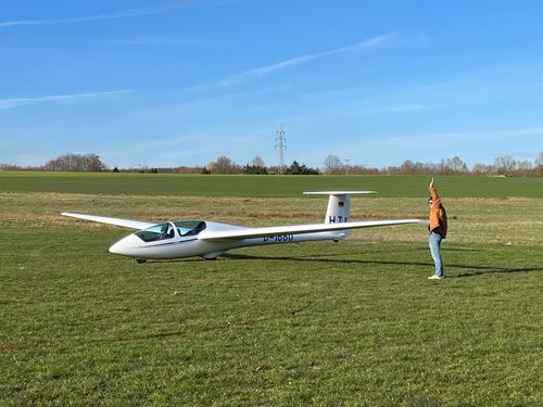 Schüler erleben Segelfliegen im LSC